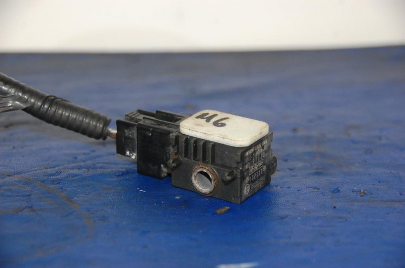 Запчасть датчик удара MAZDA 6 GG 02-07 Б/У Датчик удара MAZDA 6 GG 02-07 Б/У