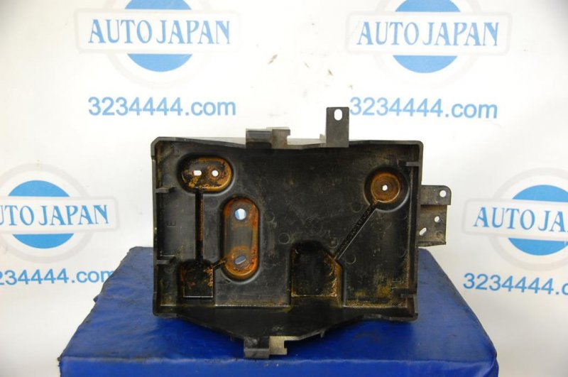 Полка аккумулятора CX-7 06-12 Полка аккумулятора CX-7 06-12