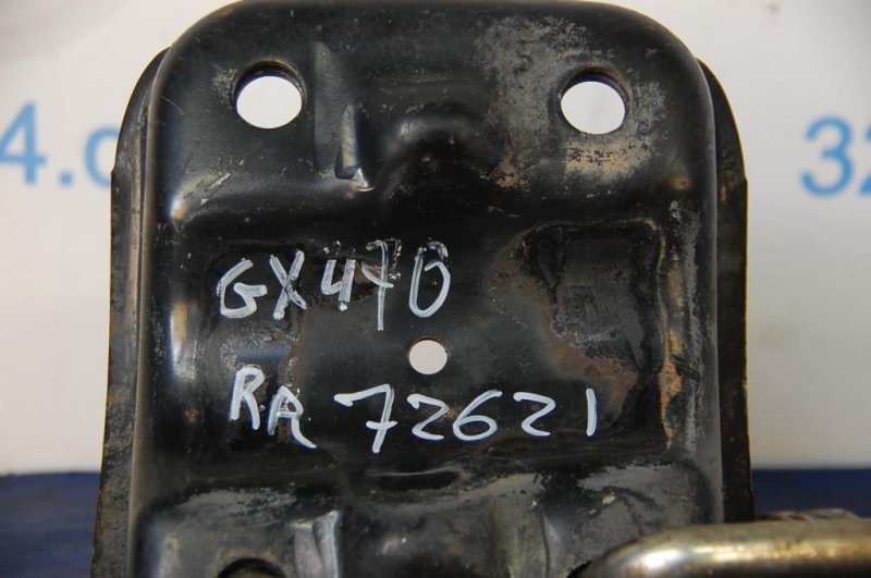 Крепление балки подвески заднее правое GX470 02-09