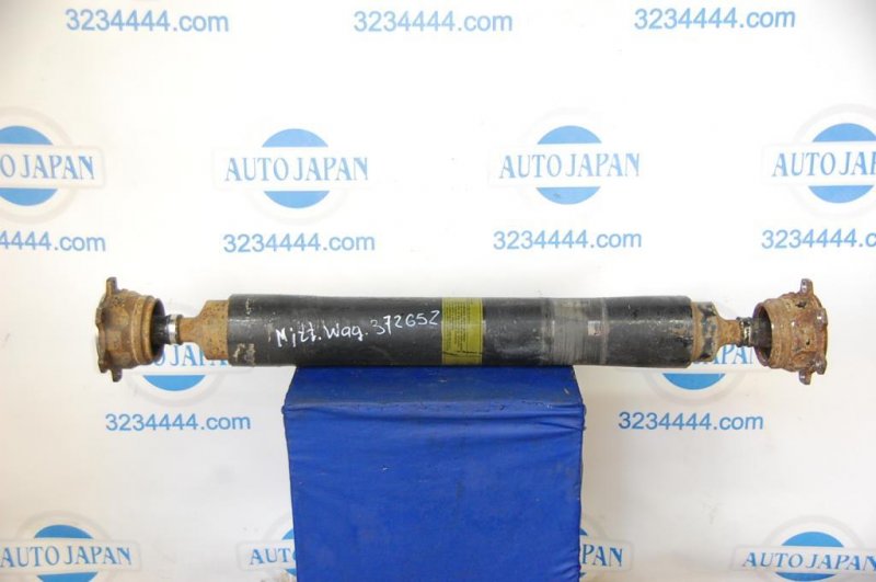 Запчасть карданный вал задний MITSUBISHI PAJERO 99-06 MR498390 Б/У Карданный вал задний MITSUBISHI PAJERO 99-06 MR498390 Б/У