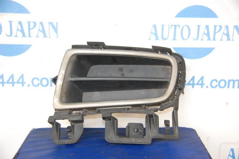 Запчасть накладка противотуманной фары MAZDA 6 GG 02-07 Б/У Накладка противотуманной фары MAZDA 6 GG 02-07 Б/У