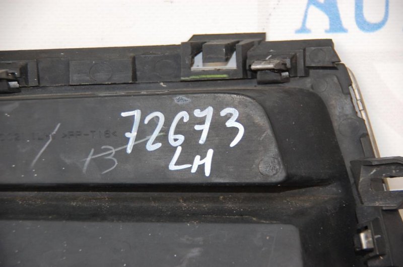 Накладка противотуманной фары MAZDA 6 GG 02-07 Накладка противотуманной фары MAZDA 6 GG 02-07