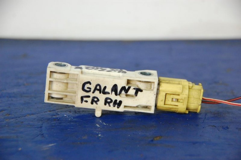 Датчик удара MITSUBISHI GALANT 03-12 8651A014 Б/У