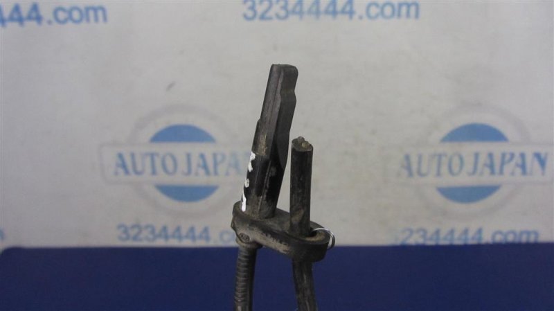 Датчик ABS передний левый INFINITI M35/M45 04-10