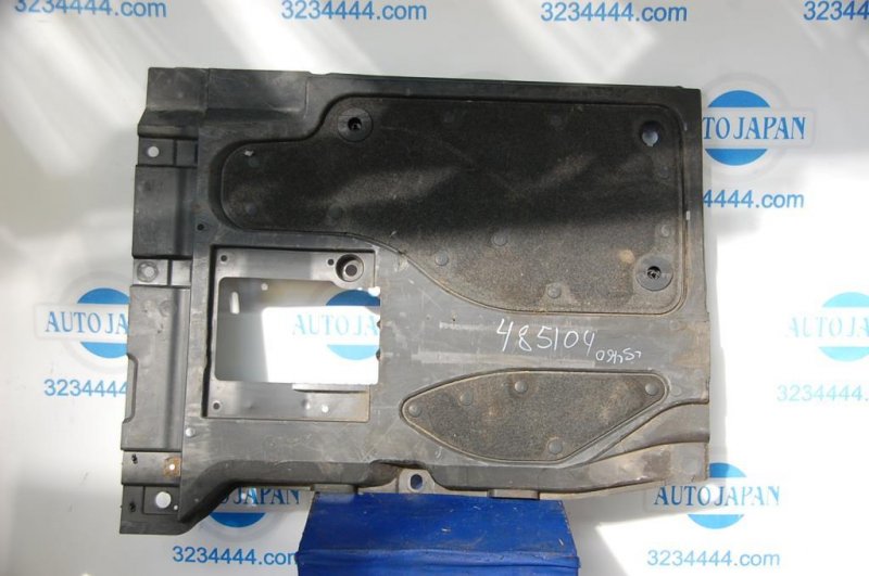 Запчасть защита днища правая LEXUS LS460 06-12 58165-50032 Б/У Защита днища правая LEXUS LS460 06-12 58165-50032 Б/У