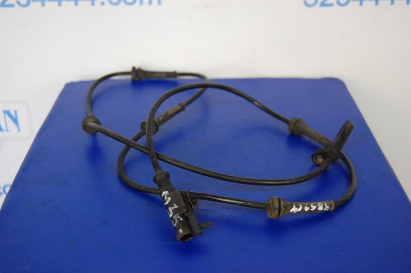 Запчасть датчик abs передний левый INFINITI M35/M45 04-10 Б/У Датчик ABS передний левый INFINITI M35/M45 04-10 Б/У