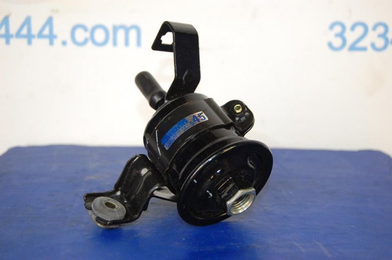 Фильтр топливный TOYOTA AVENSIS 97-03 23300-16330 новая