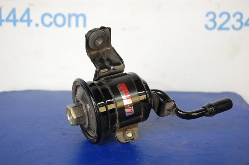 Фильтр топливный TOYOTA AVENSIS 97-03 23300-22050 новая