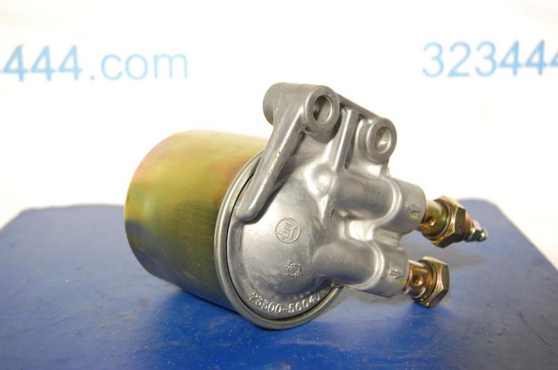 Фильтр топливный TOYOTA LAND CRUISER 100 97-06 23300-56040 новая