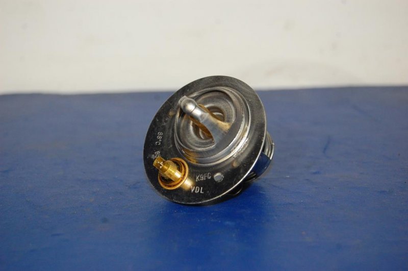 Термостат KIA CLARUS 96-01 0K9FC-15171 новая