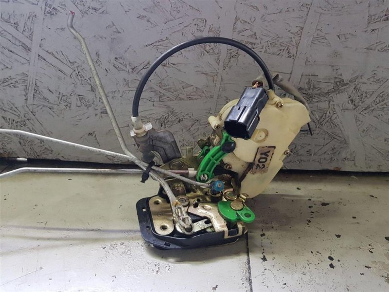 Замок двери передний правый SORENTO BL 02-09