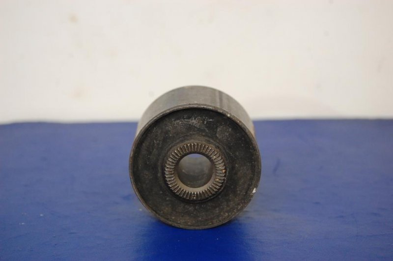 Сайлентблок NISSAN PATROL 97-13 54560-01J00 новая