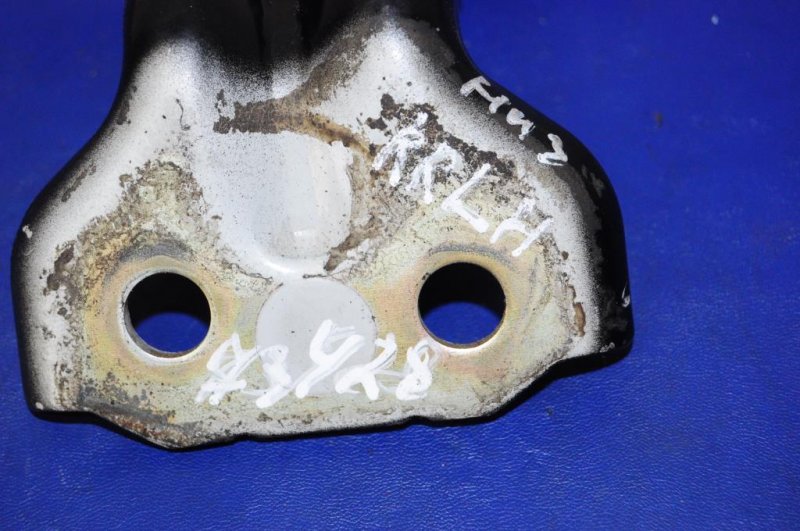 Петля двери нижняя задняя левая KIA SORENTO BL 02-09 Б/У