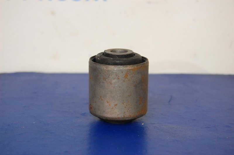 Сайлентблок NISSAN TERRANO 86-92 55045-06J00 новая