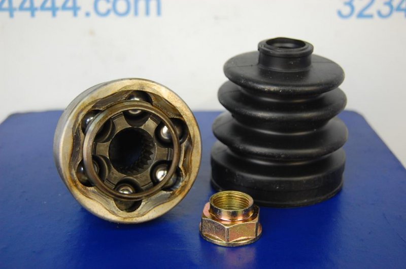 Привод передний правый MAZDA 626 GD 87-91 MA07 новая