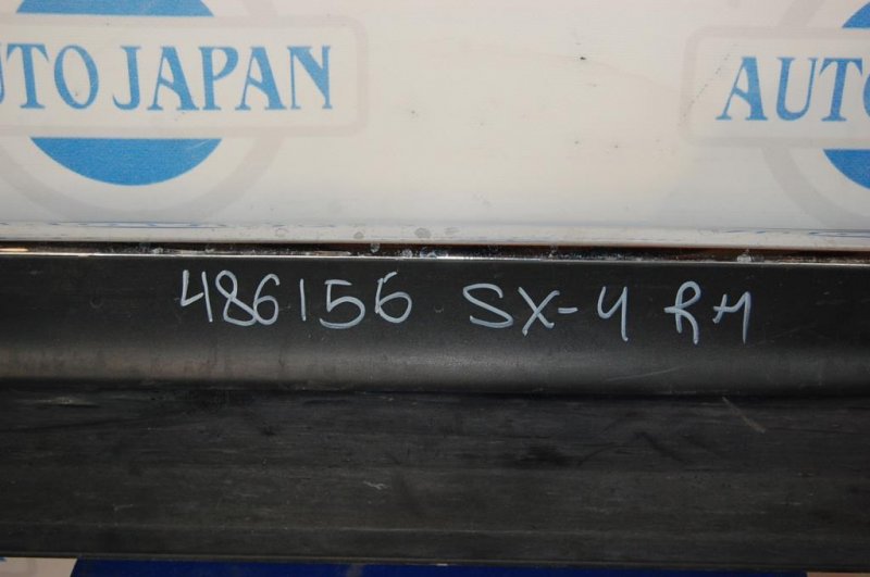 Накладка порога наружная правая SX4 06-13
