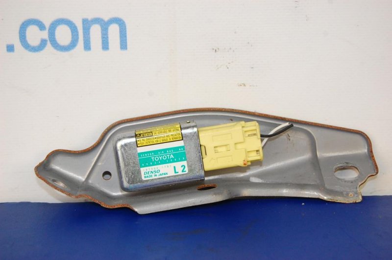 Датчик удара задний левый LEXUS GS350 GS300 05-11 89834-30020 Б/У