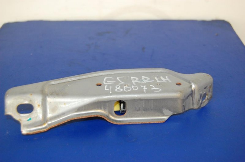 Датчик удара задний левый GS350 GS300 05-11