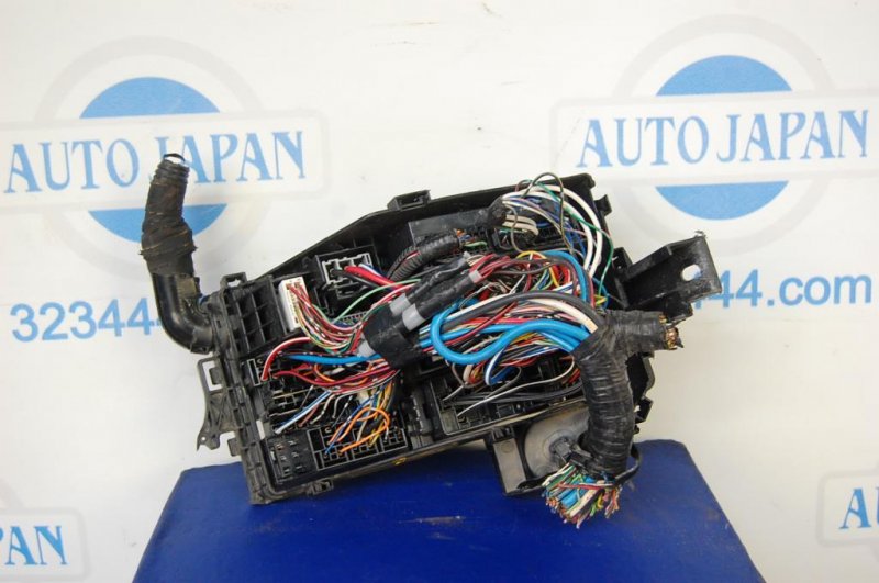 Блок предохранителей моторный отсек LEXUS IS250/350 05-13