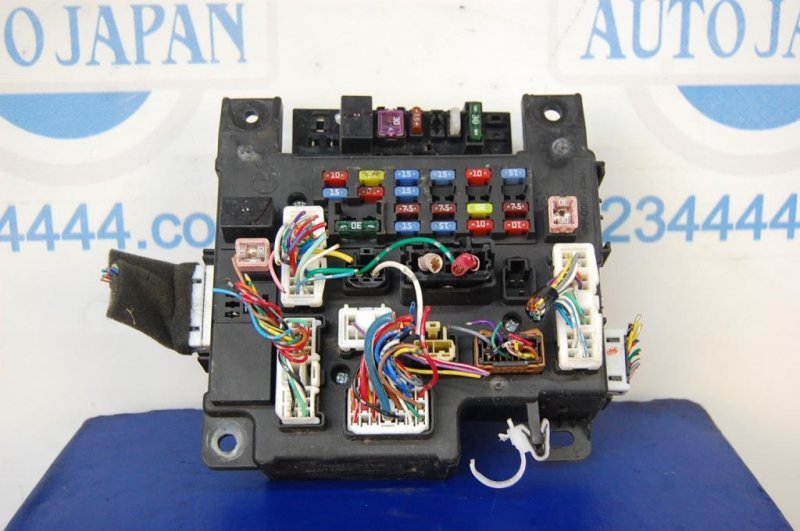 Запчасть блок предохранителей салон MITSUBISHI OUTLANDER XL 05-13 Б/У Блок предохранителей салон MITSUBISHI OUTLANDER XL 05-13 Б/У