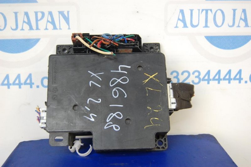 Блок предохранителей салон OUTLANDER XL 05-13 Блок предохранителей салон OUTLANDER XL 05-13