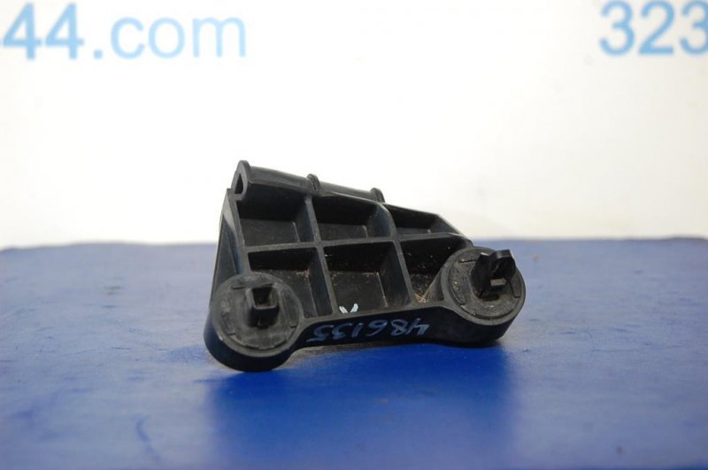 Запчасть кронштейн переднего бампера передний левый LEXUS GS350 GS300 05-11 Б/У Кронштейн переднего бампера передний левый LEXUS GS350 GS300 05-11 Б/У