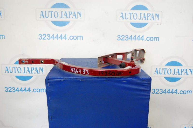 Запчасть петля крышки багажника левая LEXUS IS250/350 05-13 Б/У Петля крышки багажника левая LEXUS IS250/350 05-13 Б/У