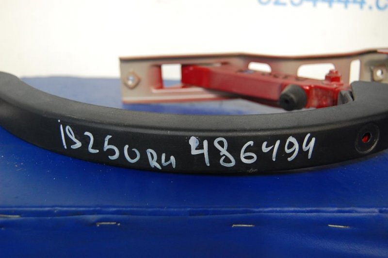 Петля крышки багажника правая IS250/350 05-13 Петля крышки багажника правая IS250/350 05-13