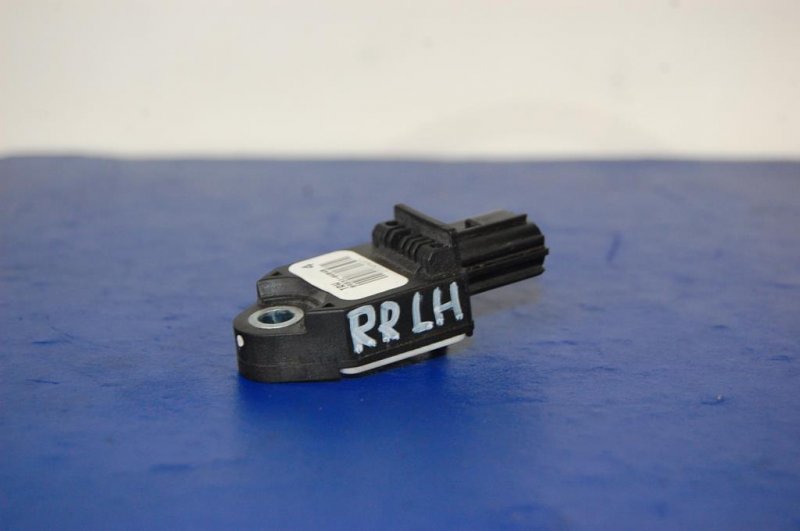 Датчик удара LEXUS IS250/350 05-13 89831-0W040 Б/У