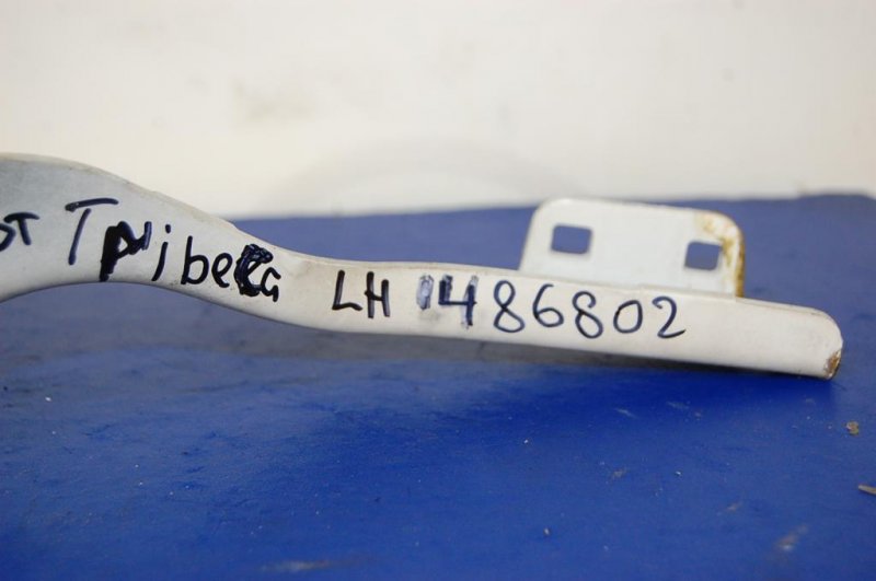Петля капота левая TRIBECA B9 05-07