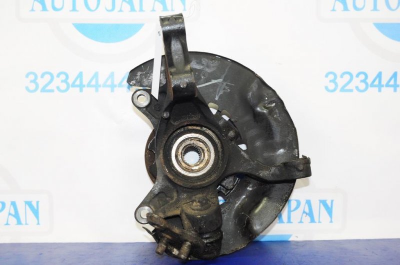 Кулак поворотный передний правый TOYOTA CAMRY 30 02-06 43211-39045 Б/У