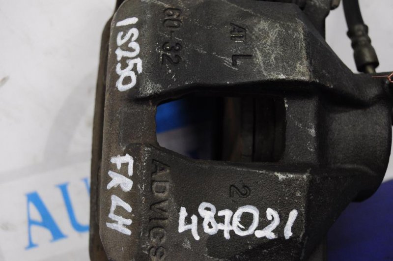 Суппорт тормозной передний левый LEXUS IS250/350 05-13