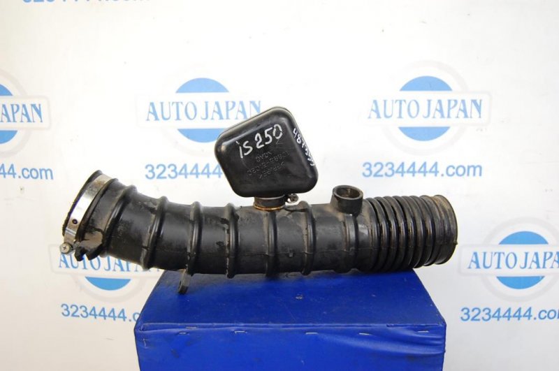 Патрубок воздушного фильтра LEXUS IS250/350 05-13 Б/У