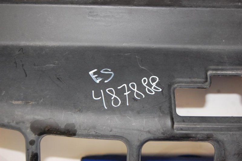 Накладка замка капота ES350 06-12 Накладка замка капота ES350 06-12