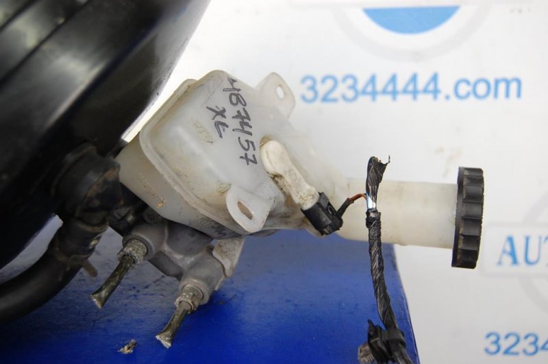 Главный тормозной цилиндр MITSUBISHI OUTLANDER XL 05-13 Б/У