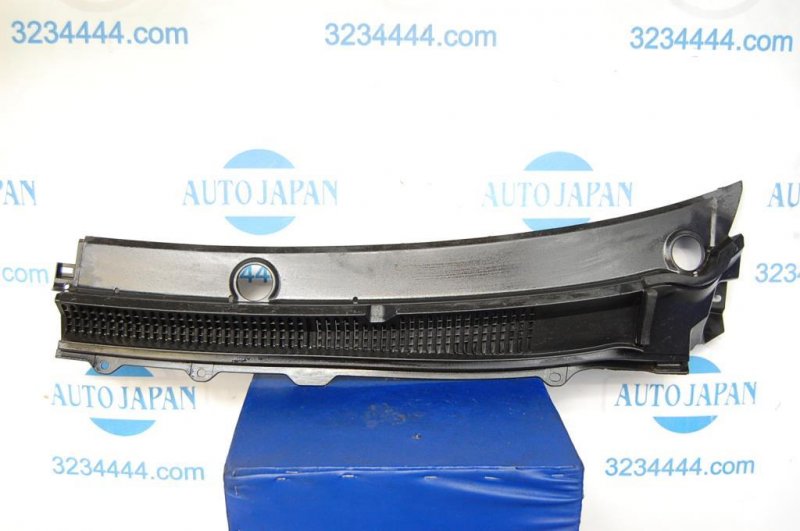 Пластик под лобовое стекло / Жабо левый SUZUKI KIZASHI 09-14 72340-57L10-5PK Б/У