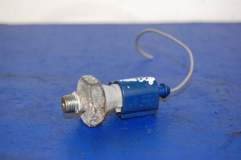 Датчик давления масла ДВС MITSUBISHI OUTLANDER XL 05-13 MN163743 Б/У