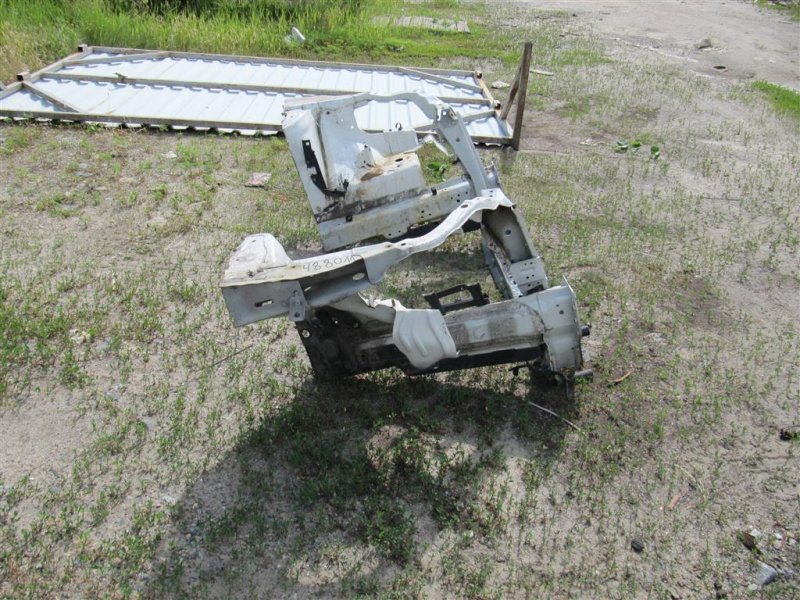 Панель передняя TRIBECA B9 05-07