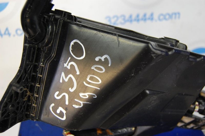 Блок предохранителей моторный отсек GS350 GS300 05-11