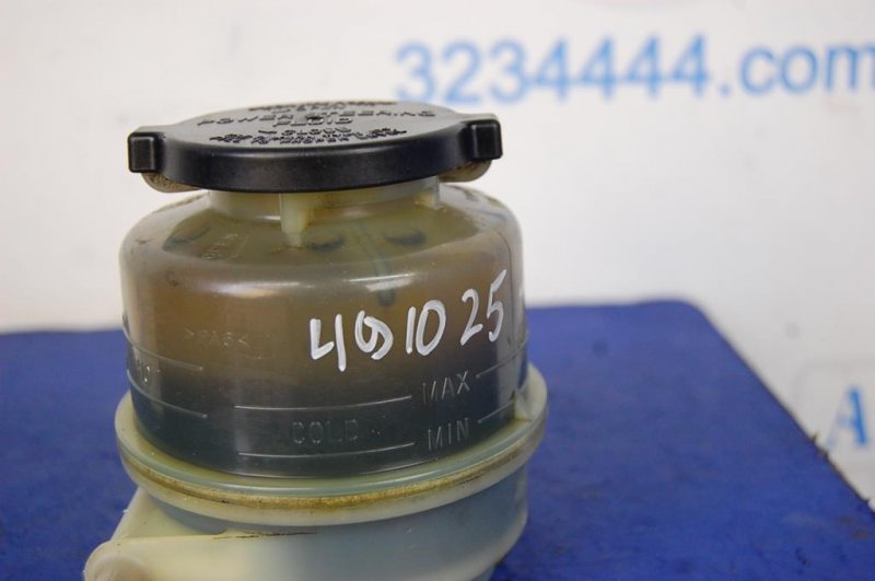 Бачок ГУР CAMRY 40 06-11