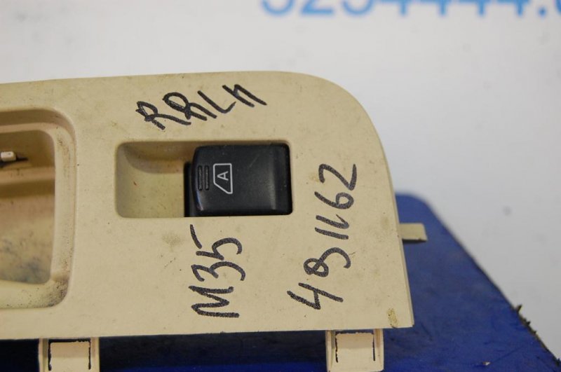 Кнопка стеклоподъемника задняя левая M35/M45 04-10