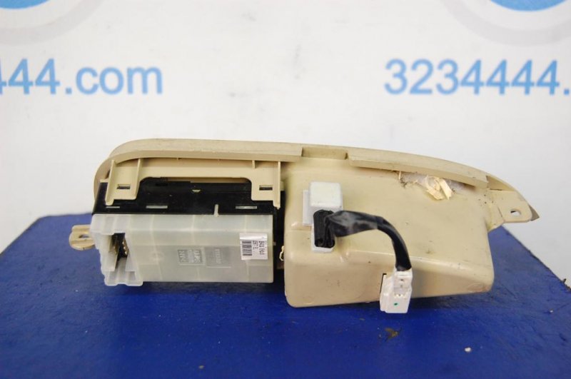 Кнопка стеклоподъемника задняя левая INFINITI M35/M45 04-10