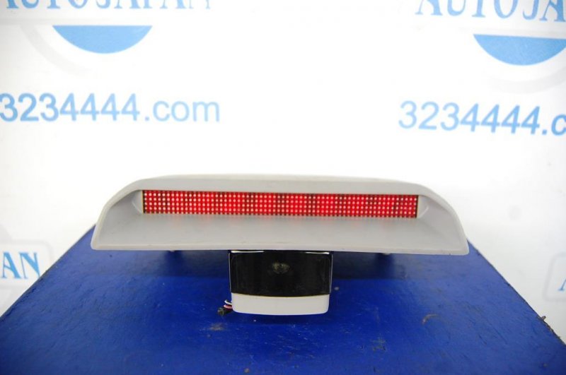 Стоп-сигнал LEXUS GS350 GS300 05-11 81006-30011-C0 Б/У