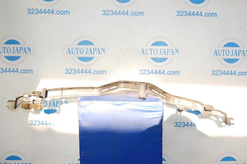 Запчасть кронштейн переднего бампера INFINITI M35/M45 04-10 Б/У Кронштейн переднего бампера INFINITI M35/M45 04-10 Б/У