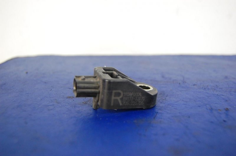 Запчасть датчик удара TOYOTA CAMRY 40 06-11 89173-09400 Б/У Датчик удара TOYOTA CAMRY 40 06-11 89173-09400 Б/У