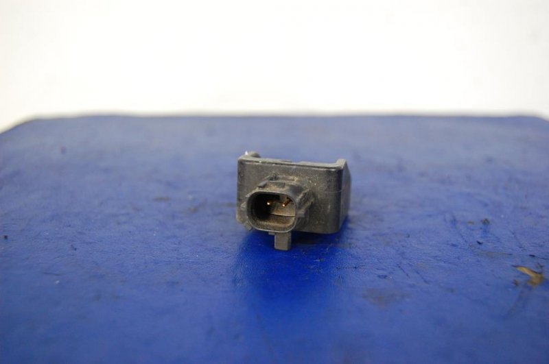Датчик удара TOYOTA CAMRY 40 06-11 Датчик удара TOYOTA CAMRY 40 06-11