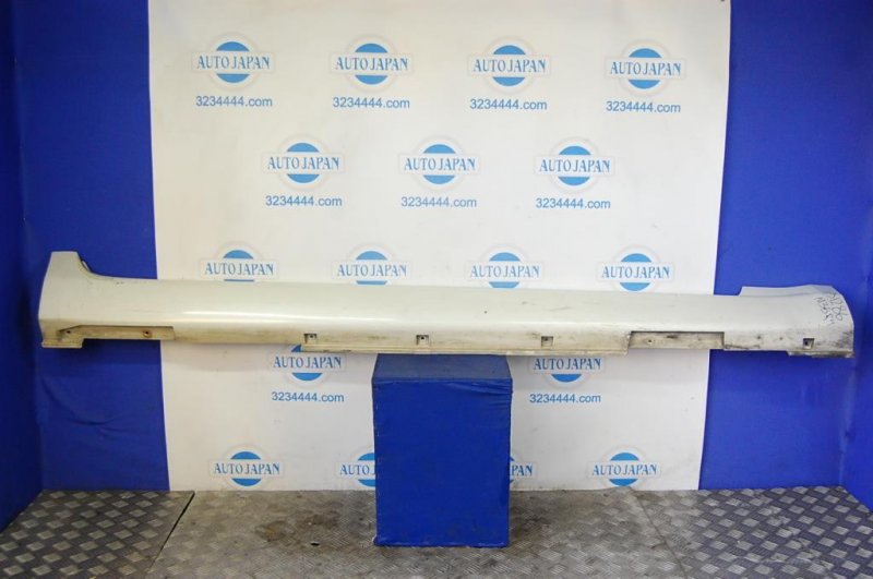 Накладка порога наружная правая INFINITI M35/M45 04-10 Б/У