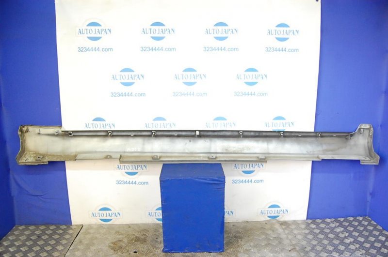 Накладка порога наружная правая INFINITI M35/M45 04-10