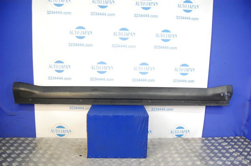 Накладка порога наружная правая MITSUBISHI OUTLANDER XL 05-13 6512A026 Б/У