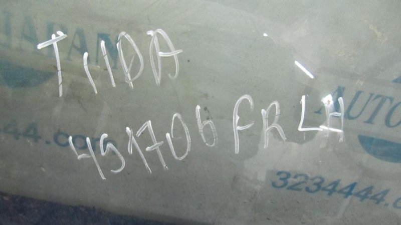 Стекло двери переднее левое TIIDA/VERSA C11 04-11